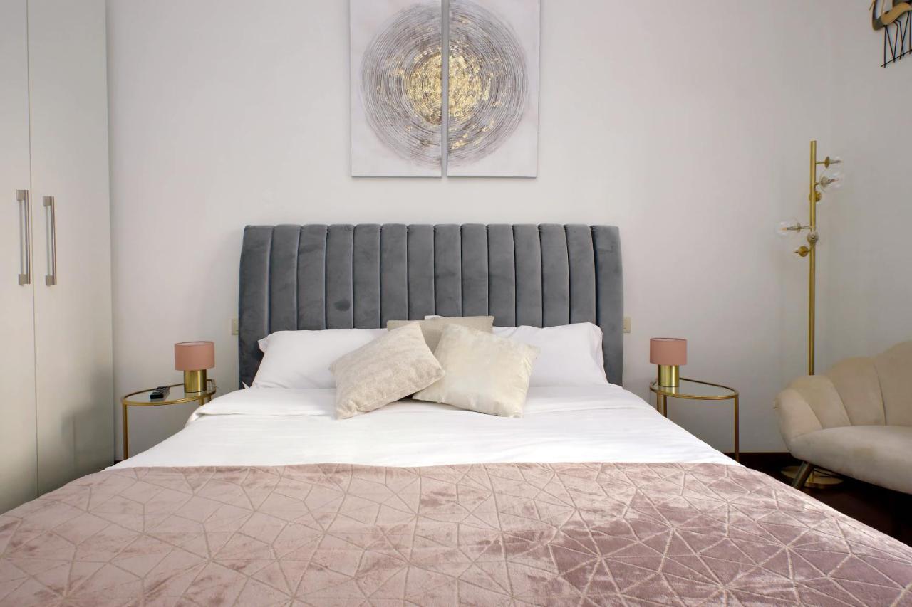 Domus Lou Elegante Appartamento In Trastevere Roma Exterior foto